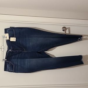 Distressed high Rise jegging